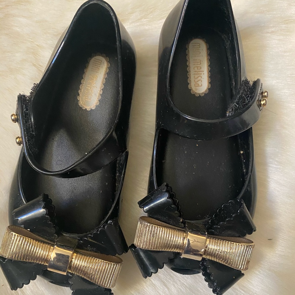 Toddler Girl Black and Gold Mini Melissa